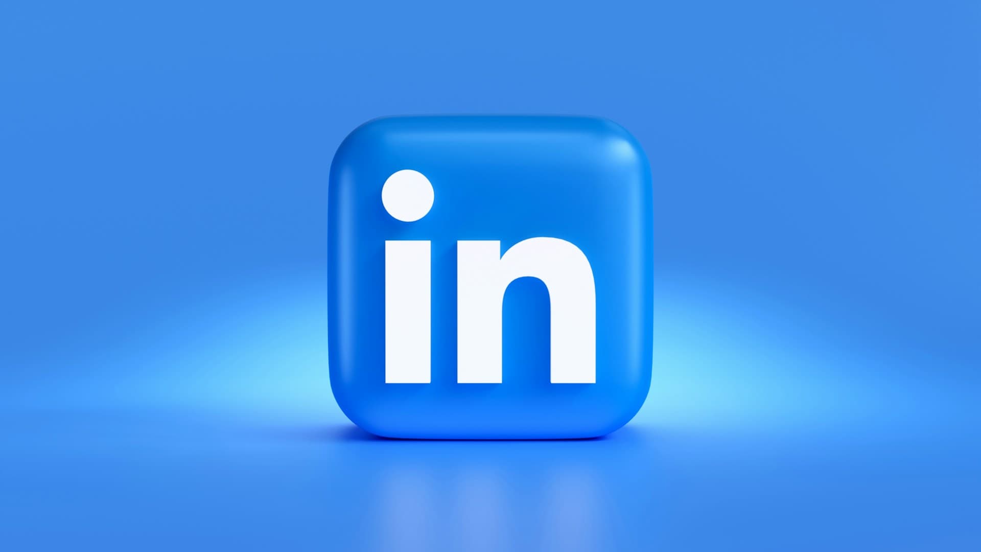 Professional workspace for LinkedIn content scheduling